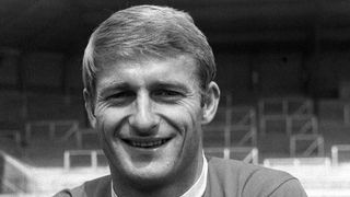 a murit sportivul roger hunt