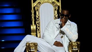 VIDEO | Celebrul cântăreț R. Kelly a fost condamnat! Riscă să stea ani grei în spatele gratiilor în urma unor acuzații extrem de grave: „Aș vrea să stii că mi-ai făcut mult rău...”