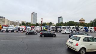 Protest cu TIR-uri în fața Guvernului (VIDEO)