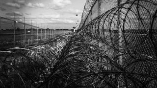 Măcel în închisoare. 24 de deținuți au fost omorâți, iar 40 sunt răniți