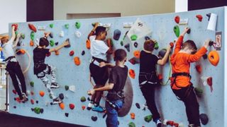 Ce beneficii au activitățile extrașcolare pentru copilul tău