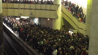 Aglomerație la metrou cauzată de probleme tehnice