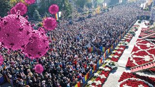 VIDEO | Pelerinaj fără reguli la Sf. Parascheva! Credincioșii veniți din toată țara au format cozi imense în jurul catedralei