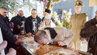 Sfânta Parascehva 2021: Racla cu sfintele moaşte ar putea fi scoasă mai devreme. Anunțul făcut de primarul Mihai Chirica