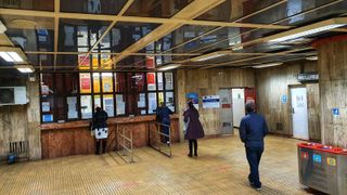 VIDEO | Tentativă de sinucidere la staţia de metrou Piaţa Unirii 1. Circulația trenurilor, afectată