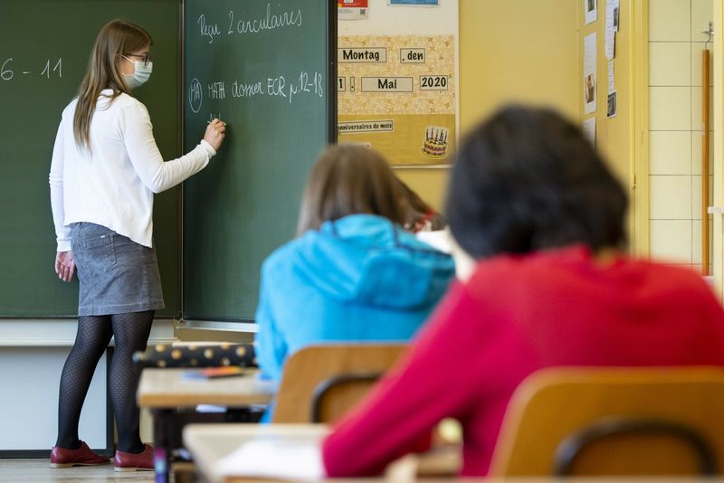 Se închid şcolile în octombrie 2021 sau noiembrie 2021?