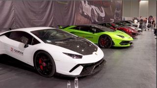 VIDEO | Cele mai spectaculoase autoturisme de lux, admirate în deschiderea Salonului Auto din Capitală