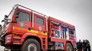 Incendiu într-un bloc din Balș, Olt.  Mai multe persoane au fost transportate la spital