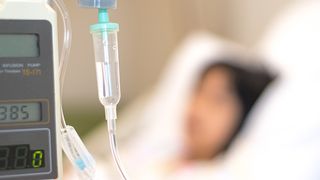 Răpusă de  COVID-19 la doar c&acirc;teva zile după ce s-a vaccinat cu doza trei. Femeia suferea și de alte afecțiuni