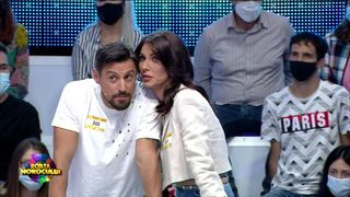Kanal D, primul loc în topul audiențelor, cu show-ul “Roata Norocului”; aproape două milioane de fani au fost, aseară, cu ochii pe cea mai îndrăgită emisiune concurs, prezentată de Bursucu și Ana-Maria Barnoschi