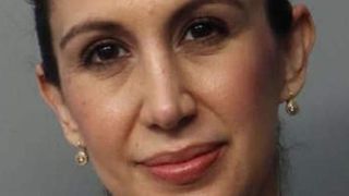 O profesoară a fost arestată după ce a întreţinut relaţii intime cu un elev și a rămas însărcinată