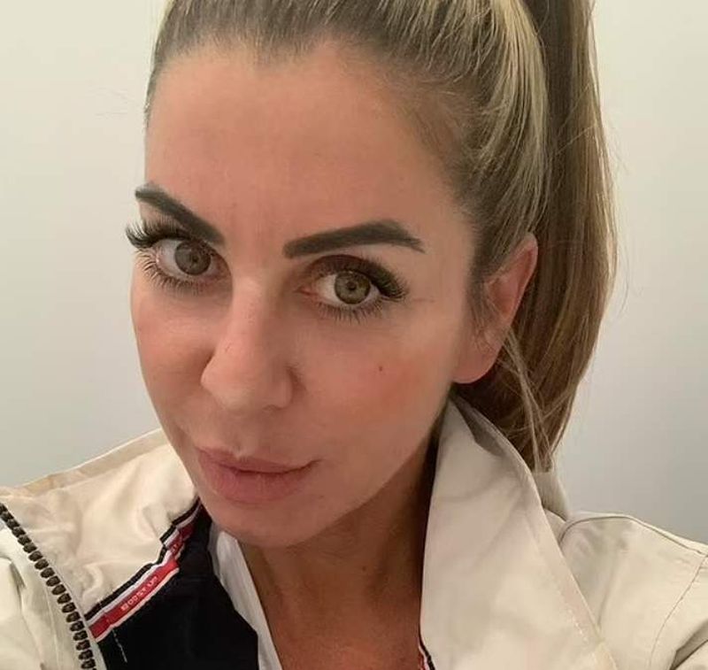 valentina-a-fost-lovita-cand-traversa-strada