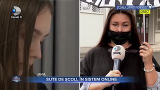 Sute de școli, în sistem online