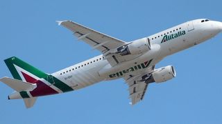 Alitalia a efectuat ultimul zbor  după 75 de ani de la înființare