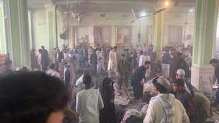 Masacru într-o moschee. Cel puţin 32 de morţi şi zeci de răniţi în urma mai multor explozii în Afganistan