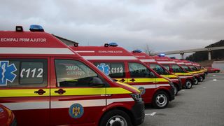 Un autobuz STB a fost transformat în ambulanță. Acesta poate transporta 10 pacienţi pe tărgi