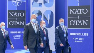 Klaus  Iohannis i-a mulţumit premierului ungar Viktor Orbán pentru transferul bolnavilor la spitale din Ungaria