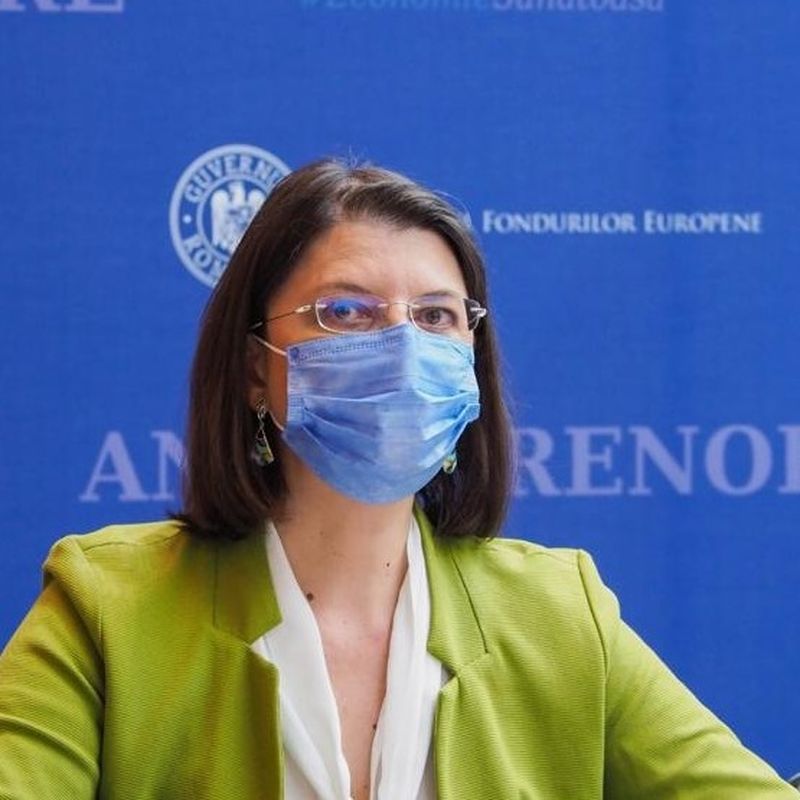 Cine este Corina Atanasiu, ministrul Educaţiei propus în noul Guvern Cioloş?