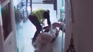 hoțul care a bătut trei femei pentru o consolă de jocuri