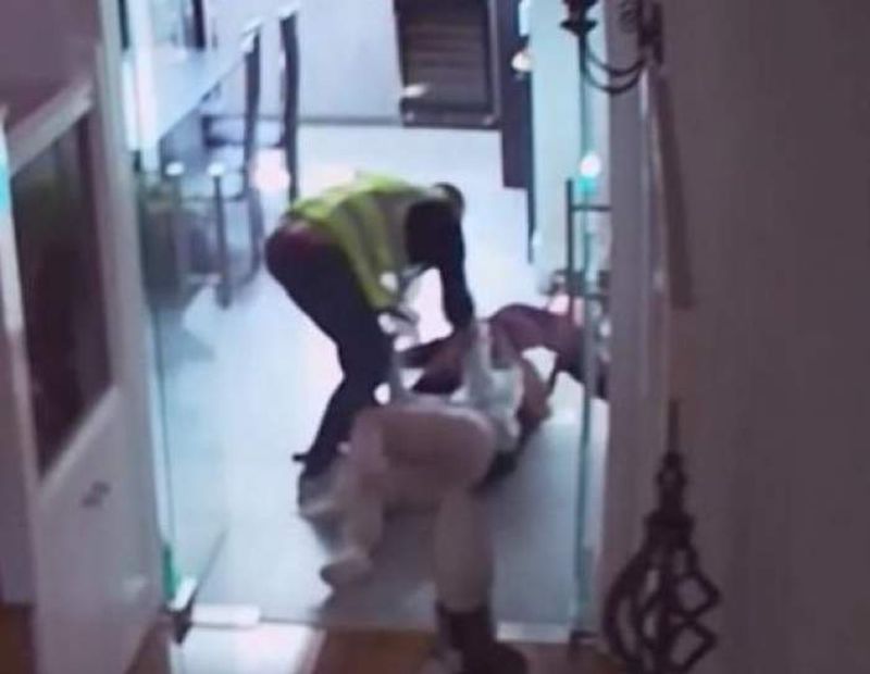 hoțul care a bătut trei femei pentru o consolă de jocuri