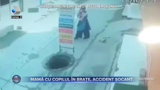 Mamă cu copilul în brațe, accident șocant
