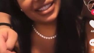 VIDEO| Iubita lui Tzancă Uraganu a bătut-o pe Mădălina Miu. Manelistul a filmat totul