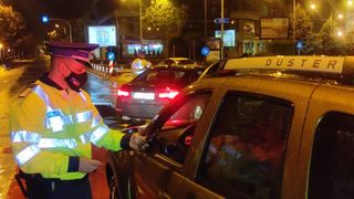 Polițiștii bolnavi de COVID-19 au parte de tăieri salariale considerabile