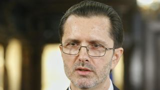 Îndemnul Bisericii Ortodoxe în contextul unui record de infectări: „să asculte exclusiv sfaturile medicilor”