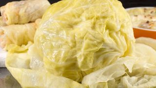 Când se pune varza la murat? Reţeta secretă a bunicii