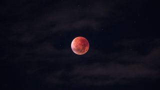 Eclipsă de lună noiembrie 2021