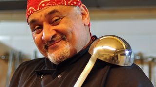 Tragedie în lumea bucătarilor: Celebrul chef  Sissoko Sidia a fost găsit mort în locuința sa. Era infectat cu coronavirus