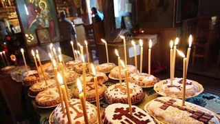 Ce se duce la biserică pentru pomenirea morţilor de Moşii de toamnă 2021?