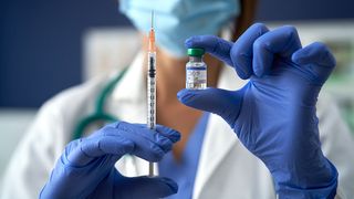 S-a dat startul maratonului de vaccinare.  Peste 3.300 de persoane s-au vaccinat, vineri dimineaţă