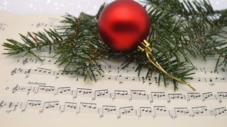 De ce nu este bine să asculţi colinde în luna noiembrie?