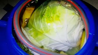 Greșeala pe care trebuie să o eviți când pui varza la murat