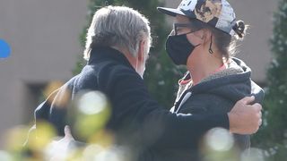 Primele imagini cu actorul Alec Baldwin, după accidentul mortal de pe platoul de filmare