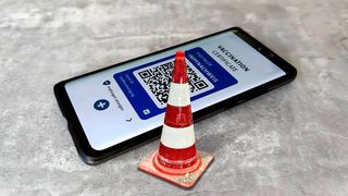 Certificatul verde va fi obligatoriu pentru angajații de la stat și de la privat. Noua regulă ar fi aplicată din luna noiembrie