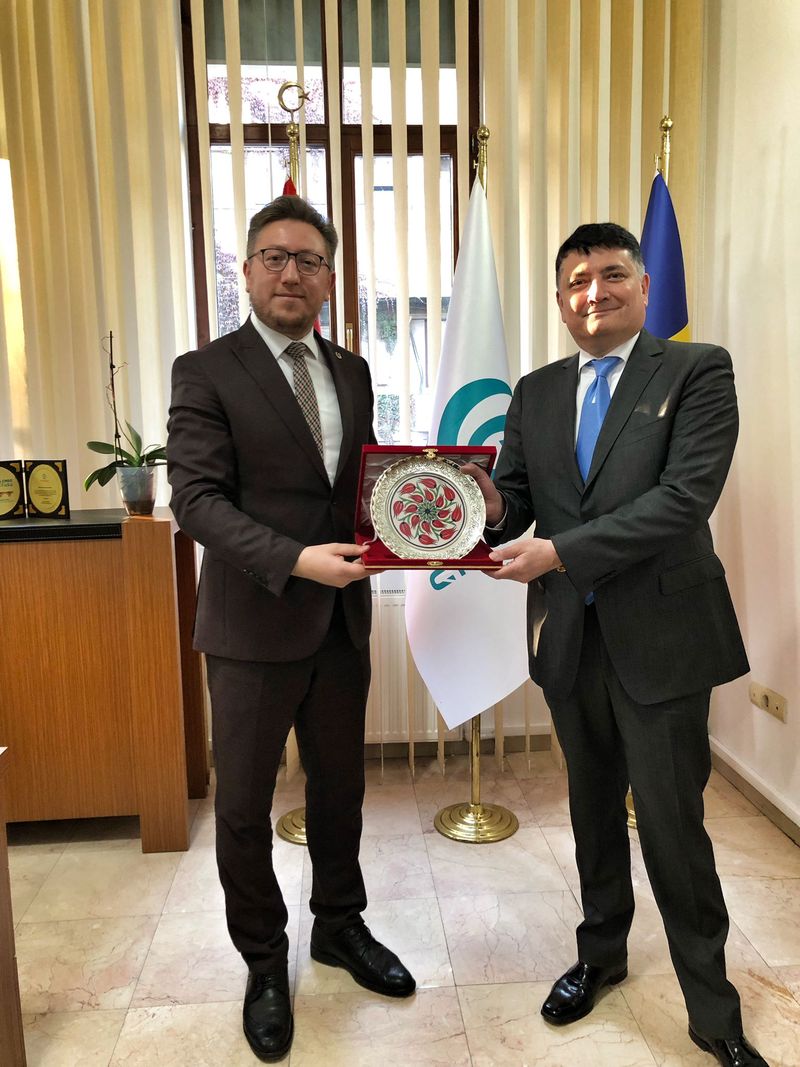 Ambasadorul Republicii Azerbaidjan la București, în vizită la Institutul Yunus Emre din Bucureşti