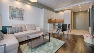 Ce caracteristici fac canapeaua confortabilă