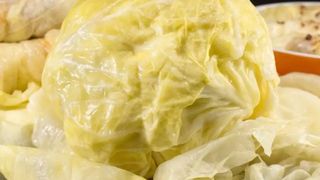 Rețeta bunicii de varză murată la butoi pentru iarnă