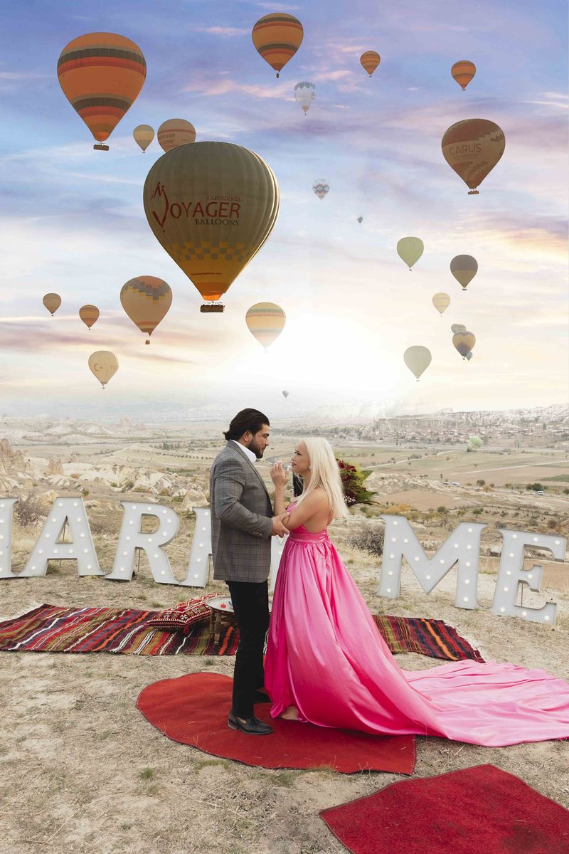 EXCLUSIVITATE! Anda Adam a spus “DA!”. Concurenta de la Bravo, ai stil! Celebrities” a fost ceruta in casatorie : “Am plans de bucurie!”