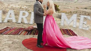 EXCLUSIVITATE! Anda Adam a spus “DA!”. Concurenta de la Bravo, ai stil! Celebrities” a fost ceruta in casatorie : “Am plans de bucurie!”