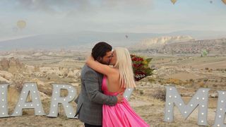 EXCLUSIVITATE! Anda Adam a spus “DA!”. Concurenta de la Bravo, ai stil! Celebrities” a fost ceruta in casatorie : “Am plans de bucurie!”