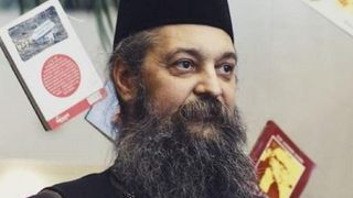 VIDEO|Duhovnicul Mănăstirii Durău: „Te vaccinezi, ți-ai semnat condamnarea la moarte. Să nu vă otrăviți copiii!”