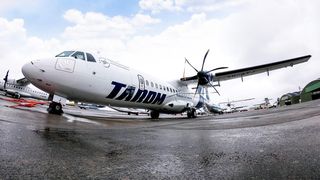 Incident aviatic la București. Un avion Tarom a revenit pe pistă