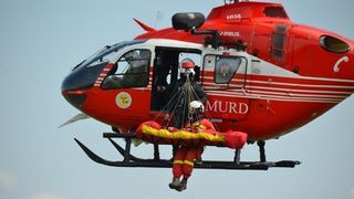 Accident grav în Bistrița-Năsăud. Un bărbat s-a răsturnat cu mașina