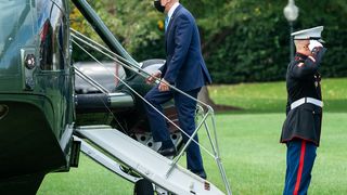 Un rom&acirc;n a intrat cu maşina &icirc;n coloana oficială a lui Joe Biden, la Roma