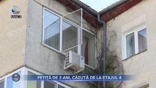 Fetiță de 3 ani, căzută de la etajul 4