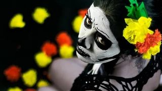 O petrecere de Halloween cu 38 de persoane, oprită de poliţişti. Au fost date amenzi de 22.000 de lei