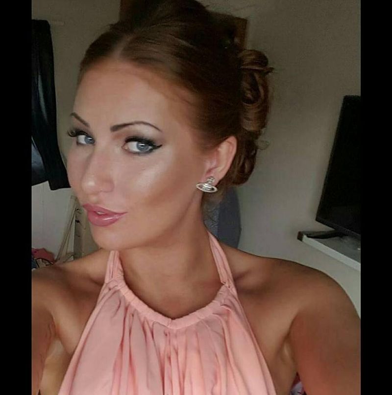Tragedia unei tinere mame din Marea Britanie. La 27 de ani a aflat că mai are doar doi ani de trăit: ,,Am ştiut că ceva nu era bine”